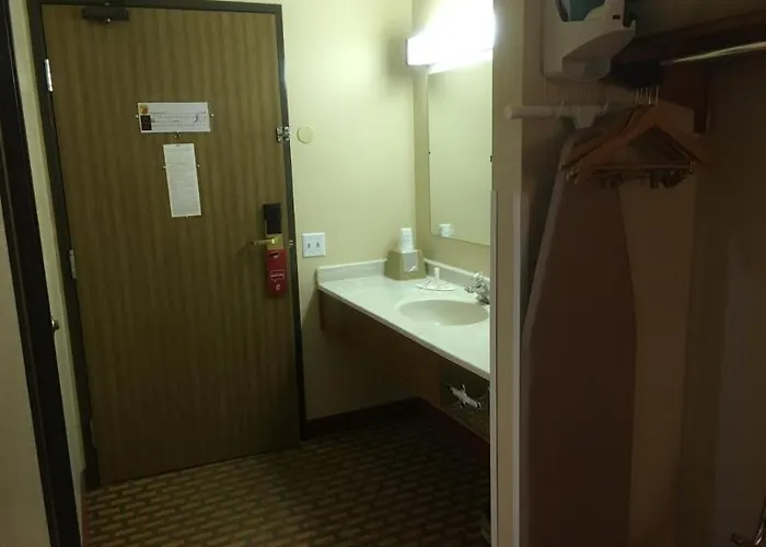 Super 8 By Wyndham Mount Vernon, Il Mount Vernon